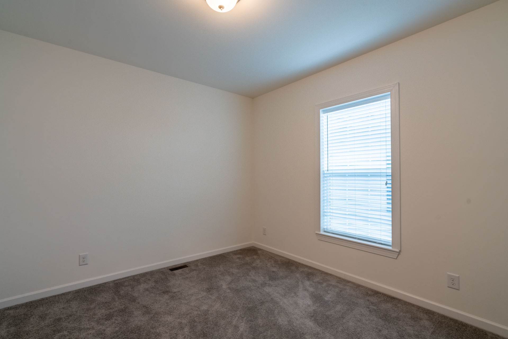 Rockbridge Elite 2 1R2202V "Aurora" For Sale by Yates Home Sales